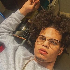 Meet your Posher, Emmanuel